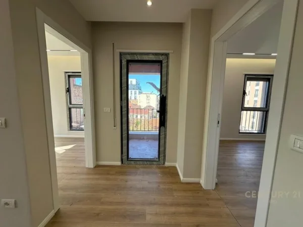 Tirane, shes apartament Kati 3, 86 m² 210.000 € (Shkolla e kuqe)