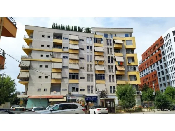 Tirane, shes dyqan Kati 0, 51 m² 129.000 € (Astir)