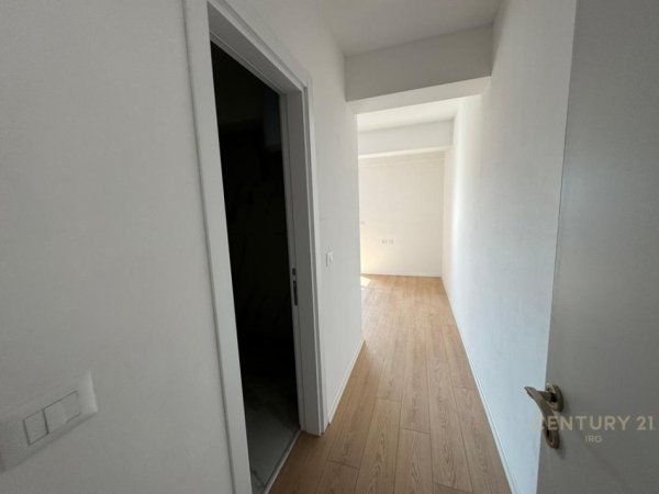 Tirane, shitet apartament 3+1 Kati 7, 460.000 m² (Rruga e Kavajes)