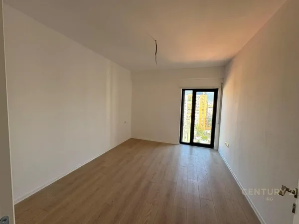 Tirane, shitet apartament 3+1 Kati 7, 460.000 m² (Rruga e Kavajes)