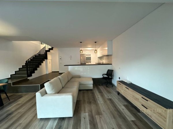 Tirane, shes Vile 2+1+Ballkon Kati 2, 220 m² 650.000 € (Teg)