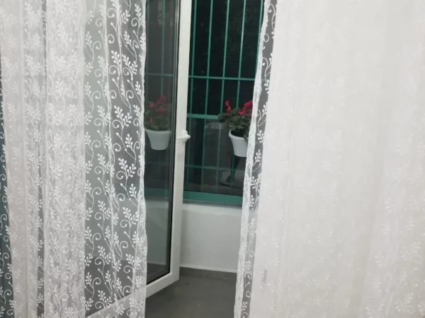 Tirane, jepet me qera apartament Kati 1, 40 m² 450 € (Ali Demi)
