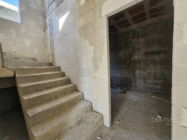 Tirane, shitet Vile 2+1+Ballkon Kati 1, 184 m² 500.000 € (Liqeni Farkes)