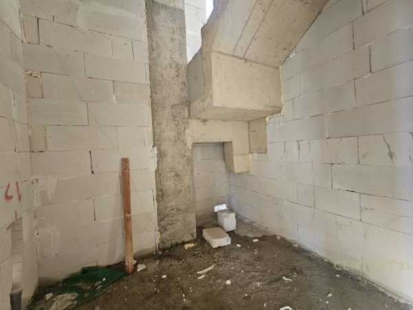 Tirane, shitet Vile 2+1+Ballkon Kati 1, 184 m² 500.000 € (Liqeni Farkes)