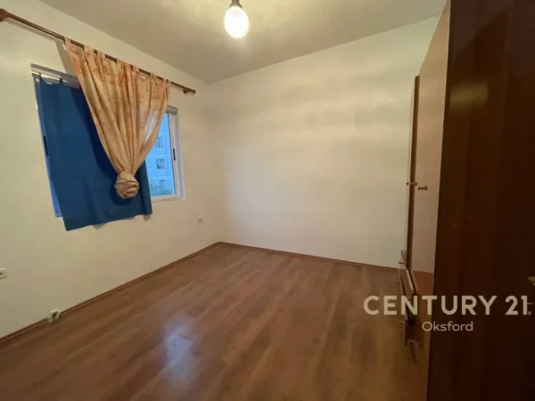 Tirane, shitet apartament 3+1+Ballkon Kati 2, 151 m² 197.000 € (Shkoze)