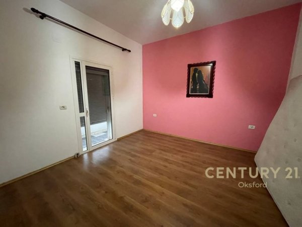 Tirane, shitet apartament 3+1+Ballkon Kati 2, 151 m² 197.000 € (Shkoze)