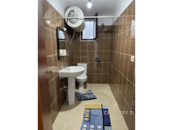 Tirane, shes apartament 1+1 Kati 3, 151 m² 95.000 € (Shkoze)