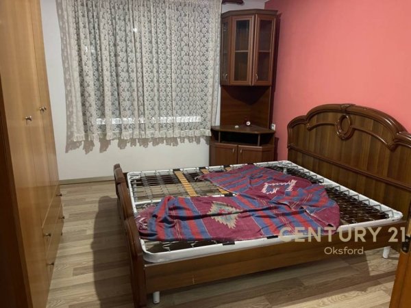 Tirane, shes apartament 1+1 Kati 3, 151 m² 95.000 € (Shkoze)