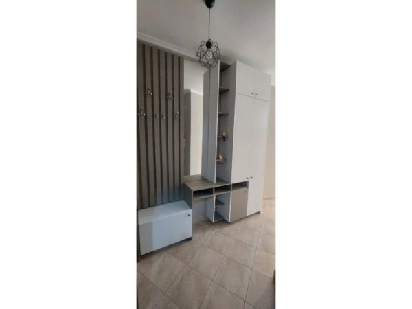 Tirane, jepet me qera apartament 1+1 Kati 4, 64 m² 600 € (Selvia)