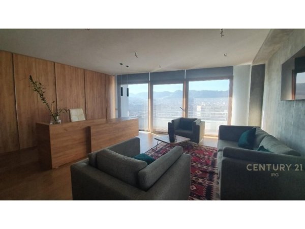 Tirane, jepet me qera zyre Kati 7, 200 m² 3.000 € (Delijorgji)