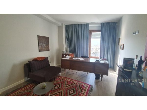 Tirane, jepet me qera apartament 2+1 Kati 6, 141 m² 1.200 € (Pazari ri)
