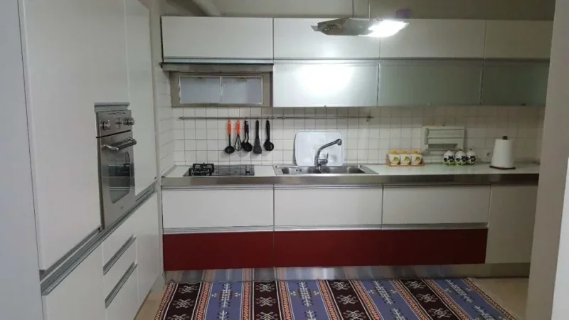 Tirane, jepet me qera apartament 1+1+Aneks+Ballkon Kati 3, 85 m² 550 € 