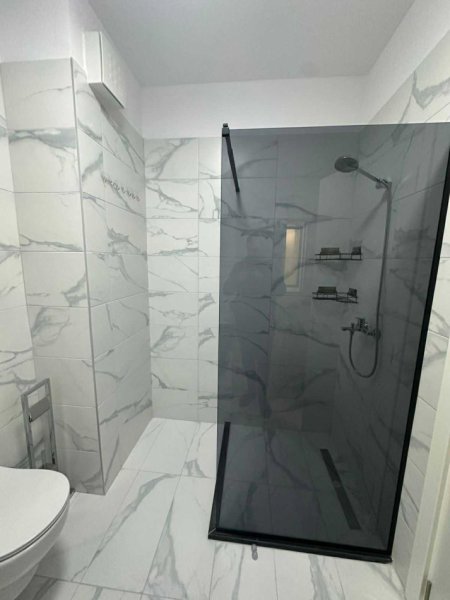 Tirane, jepet me qera apartament 2+1+Aneks+Ballkon Kati 2, 110 m² 1.100 € (Liqeni Thate)