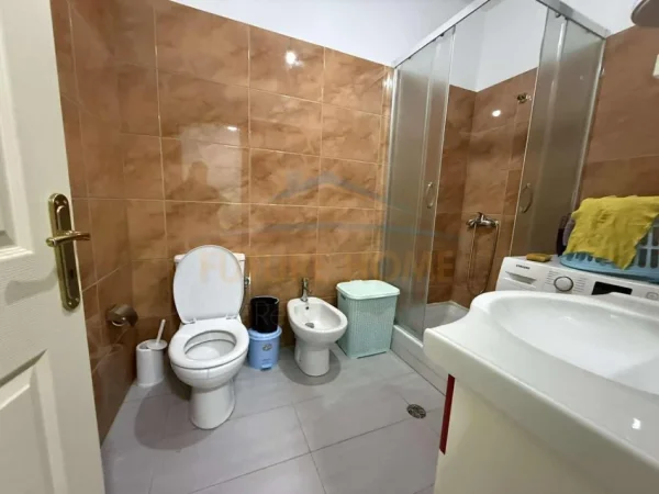 Tirane, jepet me qera apartament 2+1+Ballkon Kati 6, 107 m² 500 € (Astir)