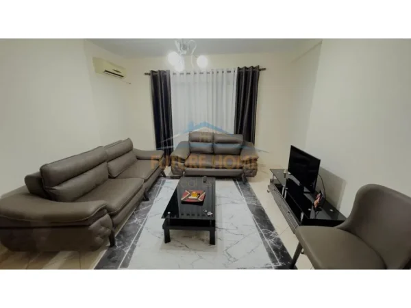 Tirane, shitet apartament 1+1+Ballkon Kati 3, 67 m² 143.000 € (Stacioni i Trenit)