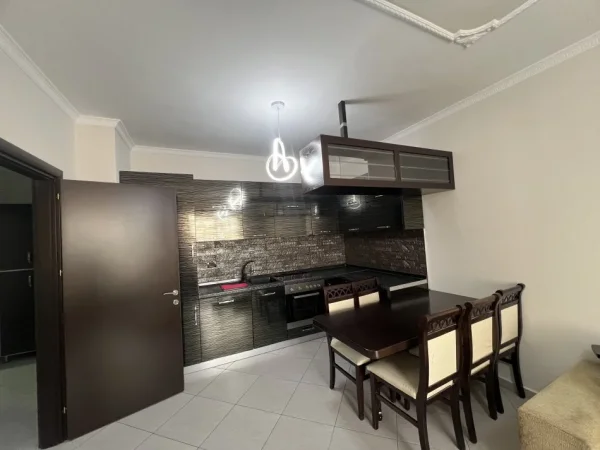 Tirane, shitet apartament 2+1 Kati 6, 145.000 € 