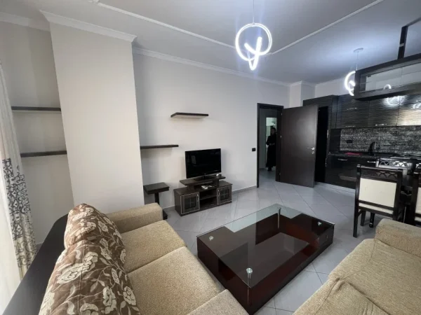 Tirane, shitet apartament 2+1 Kati 6, 145.000 € 