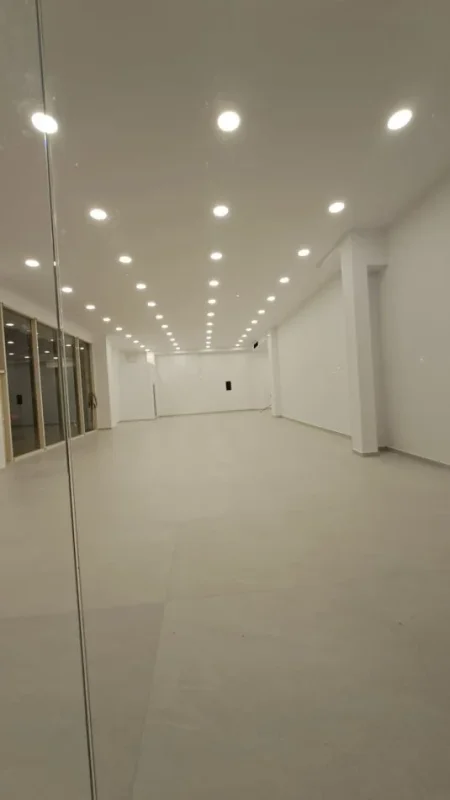 Tirane, jepet me qera ambjent biznesi Kati 0, 160 m² 4.200 € (Delijorgji)