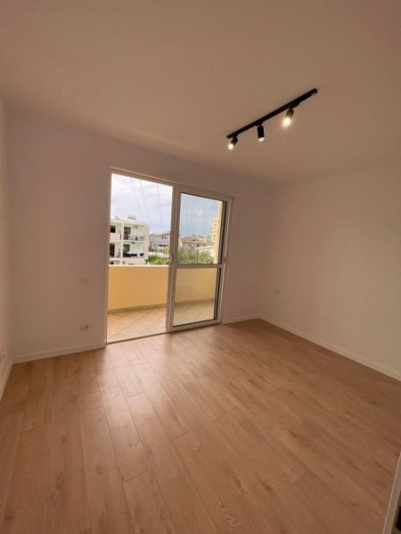 Durres, shitet apartament 1+1+Ballkon Kati 1, 48 m² 75.000 € (lagje 13)