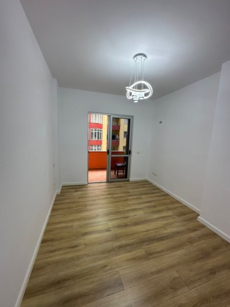 Tirane, shitet apartament 2+1+Ballkon Kati 2, 76 m² 120.000 € (Astir – pranë Postës Shqiptare)