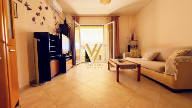 Tirane, jepet me qera apartament 2+1+Ballkon Kati 5, 85 m² 600 € (KOMUNA E PARISIT)