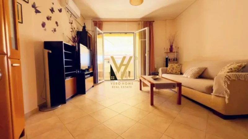 Tirane, jepet me qera apartament 2+1+Ballkon Kati 5, 85 m² 600 € (KOMUNA E PARISIT)