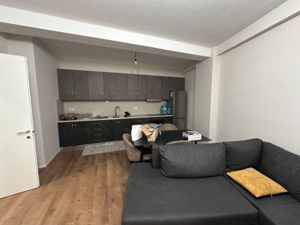 Qera, Apartament 1+1, Ali Demi, Tiranë 500 €