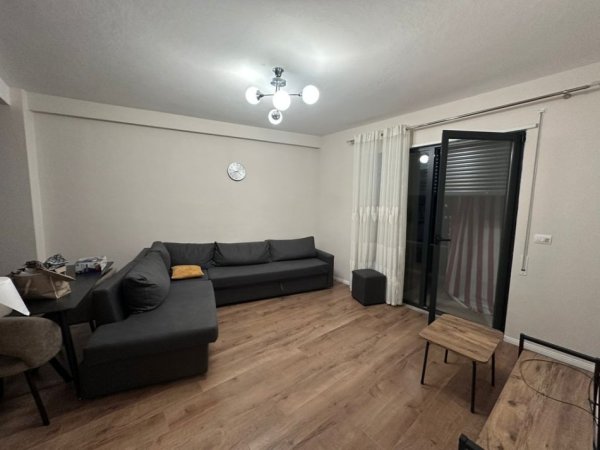 Qera, Apartament 1+1, Ali Demi, Tiranë 500 €