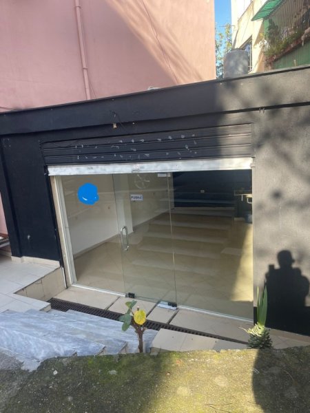 Jepet me Qira Ambient Biznesi ne Qytet Student ne Rrugë Kryesore,  270 €URO