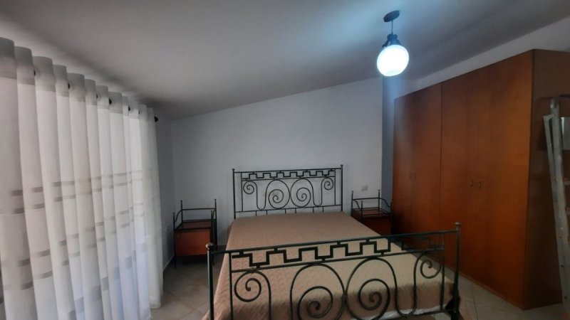 Tirane, jap me qera Vile 2+1 Kati 2, 100 m² (Rruga Hamid Shijaku)