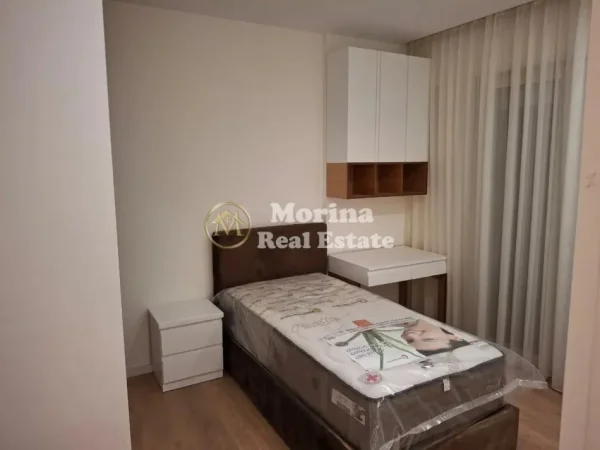 Tirane, jepet me qera apartament 3+1 Kati 3, 135 m² 1.100 € (Liqeni i Thate)