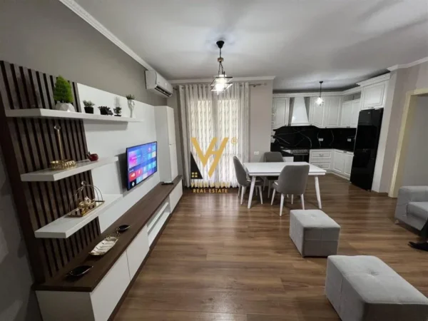 Tirane, jepet me qera apartament 2+1+Ballkon Kati 2, 98 m² 800 € (KOPSHTI BOTANIK)