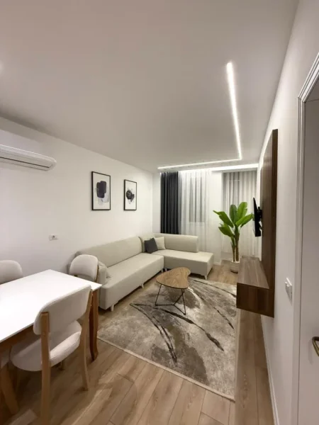 Tirane, shitet apartament 1+1 Kati 5, 72 m² 178.000 € (RRUGA FORTUZI PRANE QENDRES)