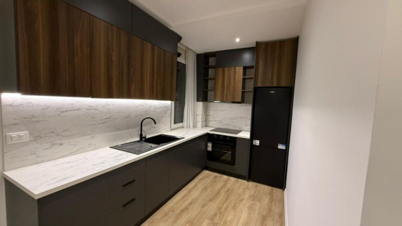 Tirane, shitet apartament 1+1 Kati 5, 72 m² 178.000 € (RRUGA FORTUZI PRANE QENDRES)