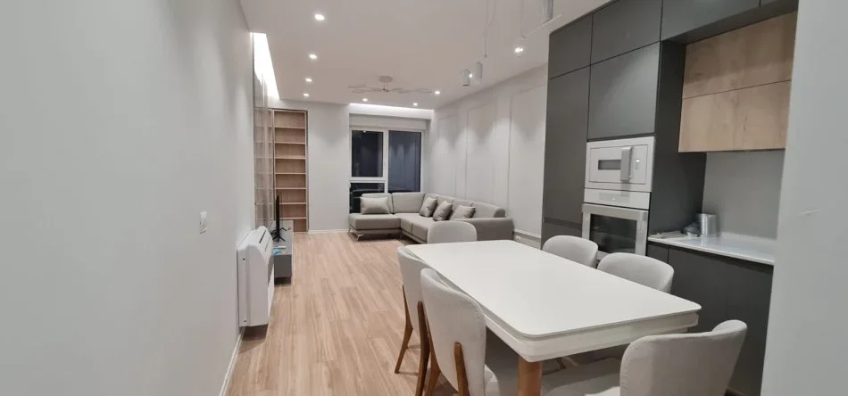Tirane, jepet me qera apartament 2+1+Ballkon Kati 2, 105 m² 700 € (Rruga Jordan Misja)