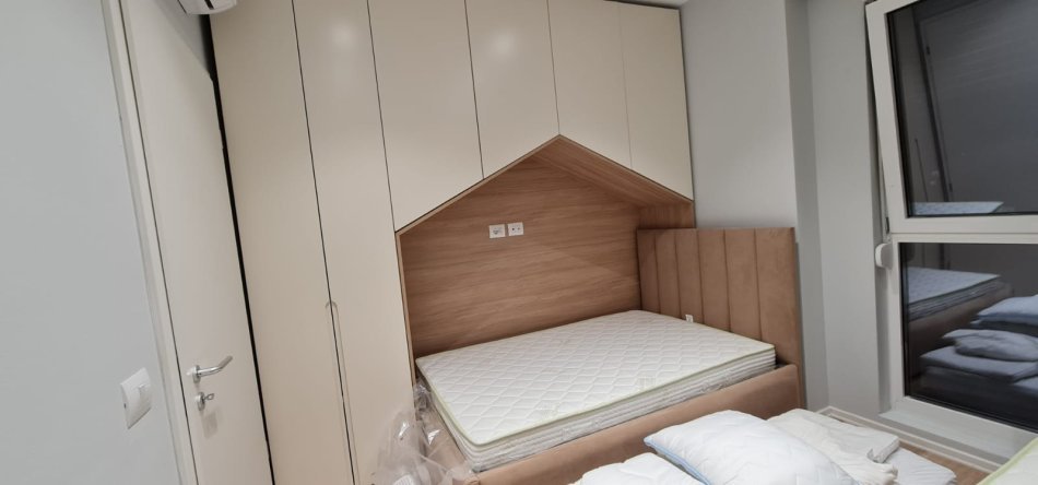 Tirane, jepet me qera apartament 2+1+Ballkon Kati 2, 105 m² 800 € (Rruga Jordan Misja)