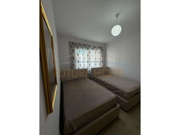 Tirane, jepet me qera apartament 2+1 Kati 5, 110 m² 570 € 