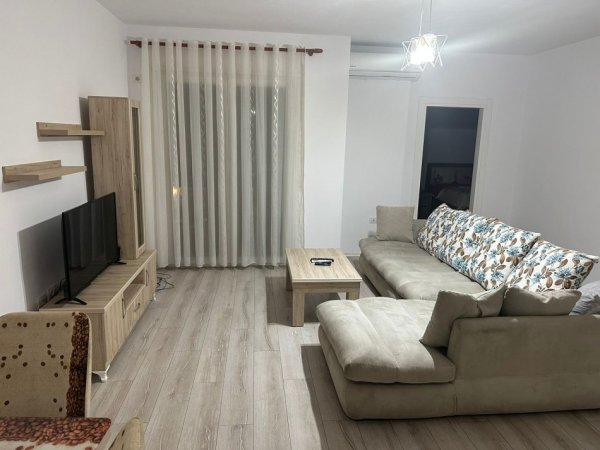 Tirane, jepet me qera apartament 1+1 Kati 2, 70 m² 600 € 