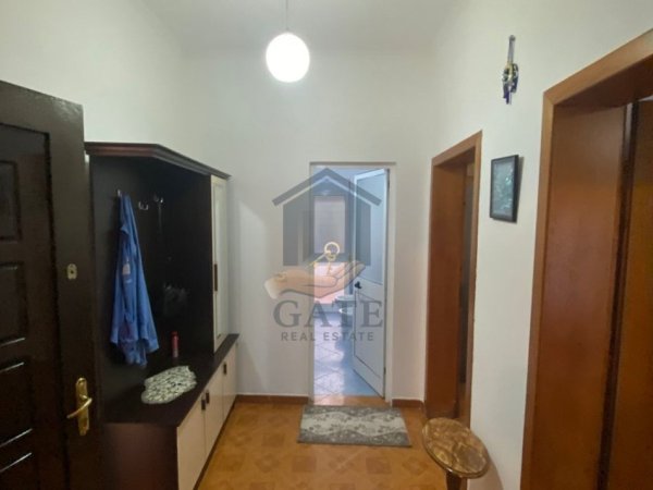 Durres, jepet me qera apartament 2+1+Ballkon Kati 3, 85 m² 350 € (iliria plazh durres)
