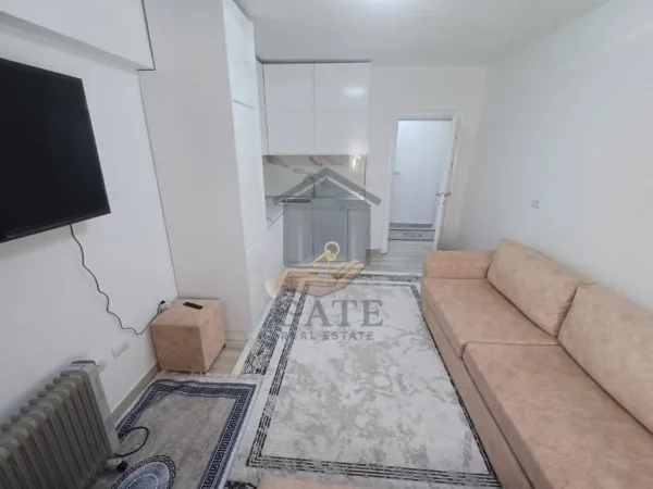 Durres, jepet me qera apartament 2+1 Kati 5, 60 m² 300 € (cezma ferres durres)