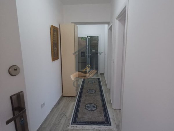 Durres, jepet me qera apartament 2+1 Kati 5, 60 m² 300 € (cezma ferres durres)