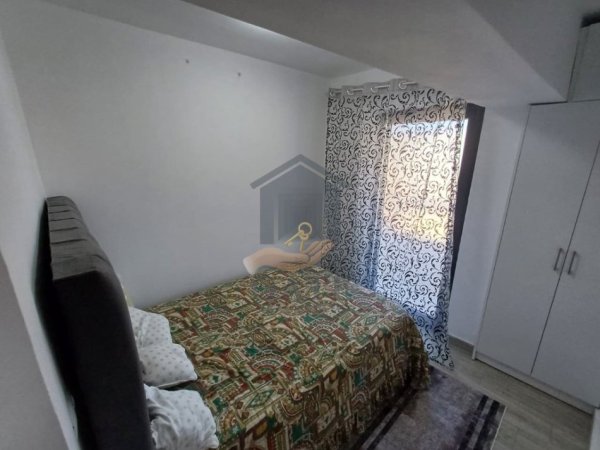 Durres, jepet me qera apartament 2+1 Kati 5, 60 m² 300 € (cezma ferres durres)