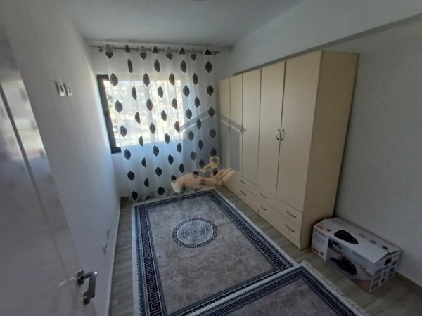 Durres, jepet me qera apartament 2+1 Kati 5, 60 m² 300 € (cezma ferres durres)