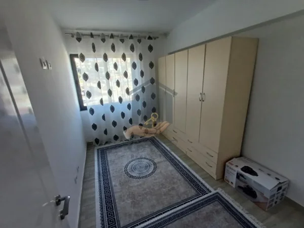 Durres, jepet me qera apartament 2+1 Kati 5, 60 m² 300 € (cezma ferres durres)