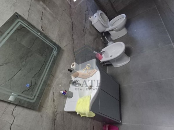 Durres, jepet me qera apartament 2+1 Kati 5, 60 m² 300 € (cezma ferres durres)