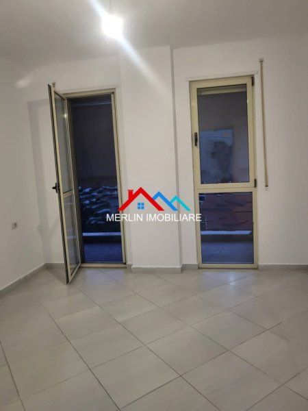 Tirane, jepet me qera zyre Kati 2, 95 m² 650 € (DON BOSKO)