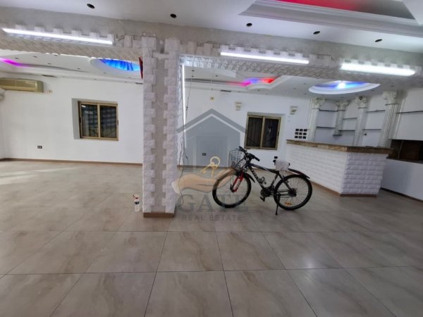 Durres, jepet me qera ambjent biznesi Kati 0, 110 m² 800 € (tregu fruta perime durres)
