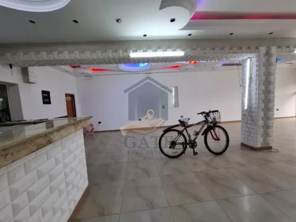 Durres, jepet me qera ambjent biznesi Kati 0, 110 m² 800 € (tregu fruta perime durres)