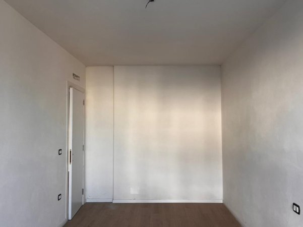 Tirane, shitet apartament 1+1 , 79 m² 127.000 € (kompleksi turdiu)