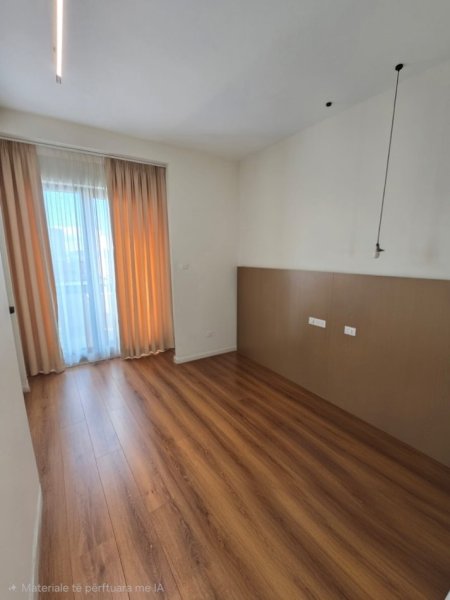 Tirane, shitet apartament 2+1+Aneks+Ballkon Kati 7, 132 m² 330.000 € (Shkolla e Kuqe)